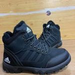 Új Adidas bélelt férfi bakancs 44, 45 , 46-os méret fotó