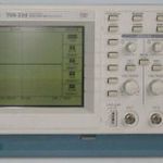 Tektronix TDS210 2x60MHz digitális oszcilloszkóp fotó