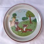 1970-es évekbeli retro Zsolnay Vuk mesefigurás porcelán gyerek tányér, kistányér. Átmérő 19, 5 cm fotó