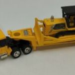 Matchbox Premier Collection Peterbilt Conventional Trailer + Bulldozer fotó