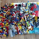 Hatalmas Lego csomag, sok speciális elemmel fotó