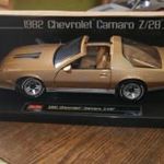 1: 18 Chevrolet Camaro 1982 targa SUN STAR Modell Arany színben fotó