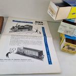 A375 H0 1: 87 3 db Piko MÁV vasútmodell doboz + 1964-as Messe MÁV vagon dok. + kaszni fotó