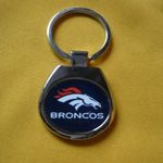 DENVER BRONCOS / NFL OVÁLIS FÉM KULCSTARTÓ fotó