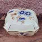 Zsolnay porcelán búzavirág mintás 10x10 cm-es vitrinállapotú bonbonier, doboz CSAK 1 Ft (51) fotó