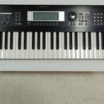 Korg TR76 Music Workstation fotó