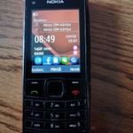 Nokia X2-02 dual SIM mobiltelefon fotó