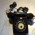 [ABC] Fekete retro tárcsás telefon, Mechanikai M. fotó