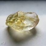 33, 2 ct természetes kezeletlen sárga áttetsző zafír rög 27 x 15 x 16 mm fotó