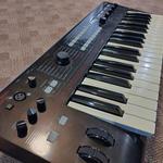 Eladó Korg R3 Vocoder keménytokkal fotó