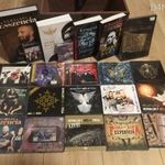 Teljes Kowalsky meg a Vega gyűjtemény, egyedi faládában (17 CD, 6 DVD, 2 MC, 4 könyv, 7 ajándék) fotó