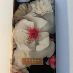 Ted Baker eredeti virágos iphone tok 6/6s/7/8 fotó