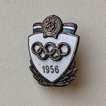 1956 Olaszország Cortina d’Ampezzo VII. téli olimpia zománcos mini jelvény NMÁ fotó