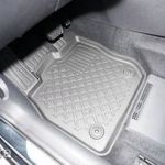 VW Volkswagen Golf VIII. 2019- Guardliner Patentos Gumiszőnyeg Lábtálca Autószőnyeg Hótálca fotó