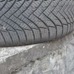 Eladó 4db 185/60 R15"-os használt téligumi! fotó