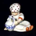 RÉGI PAJZSPECSÉTES ZSOLNAY ANNUSKA KORSÓVAL PORCELÁN FIGURA fotó