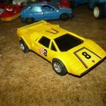 Lamborghini trafikos kiskocsi 1: 43 fotó