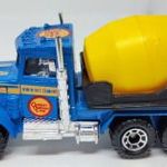 Matchbox Peterbilt "Cement Company LTD" cementkeverős teherautó fotó