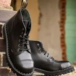 STEEL BOOTS 6 lyukú, acélbetétes bakancs eladó fotó