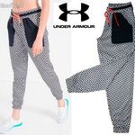 UNDER ARMOUR geometria-mintás sportnadrág M fotó