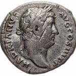 Hadrianus denár PIETAS AVG RIC: 260 BMC: 691 (Ag) 2, 91g VF fotó