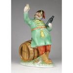 1S049 Régi Herendi tokaji bort ivó porcelán katona figura TOKAJ feliratú hordóval 18 cm fotó