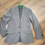 GARDRÓBVÁSÁR/FLIPBACK GREY SLIM ÚJ ÁLLAPOTÚ KÖNNYŰ BÉLELT ANYAGÁBAN FINOM KOCKÁS ELEGÁNS SZÜRKE ZAKÓ fotó