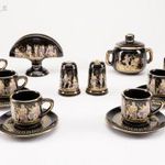 Görög porcelán kávés készlet, jelenetes, kézzel készített 24 karátos arannyal. fotó