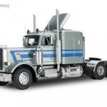 Revell - Peterbilt 359 kamion makett (12627 R) fotó