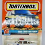 MATCHBOX Ford Crown Victoria rendőrautó hosszúkártyás bliszterben fotó