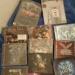 POKOLGÉP, OSSIAN, MOBY DICK, KALAPÁCS, TANKCSAPDA, HOOLIGANS, OMEN CD/DVD GYŰJTEMÉNY ALÁÍRÁSSAL fotó