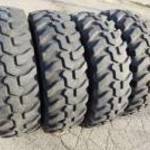 12.5 R20 335 80 R20 használt Dunlop SP T9 rakodógép gumik 12, 5 r20 335/80r20 terepgumi fotó