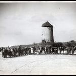 Nagyobb méret, Szendrő István fotóművészeti alkotása. Cigány esküvő, háttérben malom, 1930-as éve... fotó