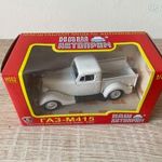 GAZ-M415 furgon modell, 1/43 méret, NASH AVTOPROM modell, fehér színben, dobozában, RITKASÁG! fotó