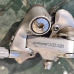 Shimano 105 hátsó váltó. Jó állapotú, hibátlan működéssel fotó