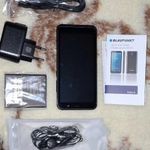 Blaupunkt SM05 1/8GB érintős mobiltelefon, kártyafüggetlen, fekete dobozában fülhallgató karácsonyra fotó