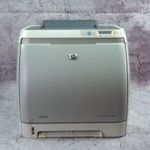 HP Color Laserjet 2600n színes lézer nyomtató USB LAN kis hibával fotó