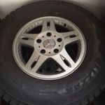 4db Bridgestone Blizzak 265/70 R16 Téli Gumi Téligumi Ab + 4 db Gyári Mercedes 7, 5x16 5x130 Alufelni fotó