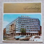 Szabadság szálloda Hungarhotels 1970 retro képes ismertető kiadvány bútor ételfotók Wartburg Trabant fotó