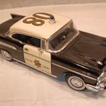 Roadlegends Chevrolet Bel Air rendőrautó 1: 18 fotó