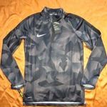 ÚJ ! 30 ezres NIKE SHIELD CAMOUFLAGE férfi dzseki - foci / aktív sport - S - 3db nincs posta ! fotó