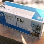 HP lézer Toner fekete 06A fotó