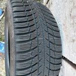 Bridgestone Blizzak LM001 225/40 R18 téli gumi 1 db, 1500 km-t futott fotó