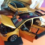 2021 VOLKSWAGEN POLO PLUS 1: 18 PAUDI Modell 6 nyíló elemmel, nagyon precíz, modellfogó kesztyűvel fotó