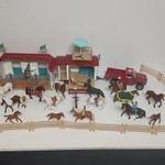 Schleich lovas csomag 16 ló 6 figura épülettel ès járművel fotó