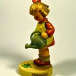 VIRÁGOT LOCSOLÓ KISLÁNY ... HUMMEL - GOEBEL GYŰJTŐI PORCELÁN FIGURA X fotó