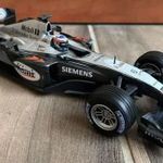 F1 Forma 1 Kimi Raikkönen McLaren MP4-19 HotWheels modellautó 1: 18 2004 fotó