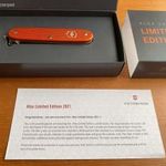 Victorinox Pioneer X TIGER ORANGE ALOX Limited Edition 2021 bicska díszdobozban fotó