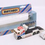 Matchbox CY-10 Kenworth Transporter + Tyrone Malone VÖRÖS üveges ritkaság!! fotó