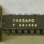 1 ROLNI 7493 TTL IC INTEGRÁLT ÁRAMKÖR 25db EGYÜTT 0223a fotó